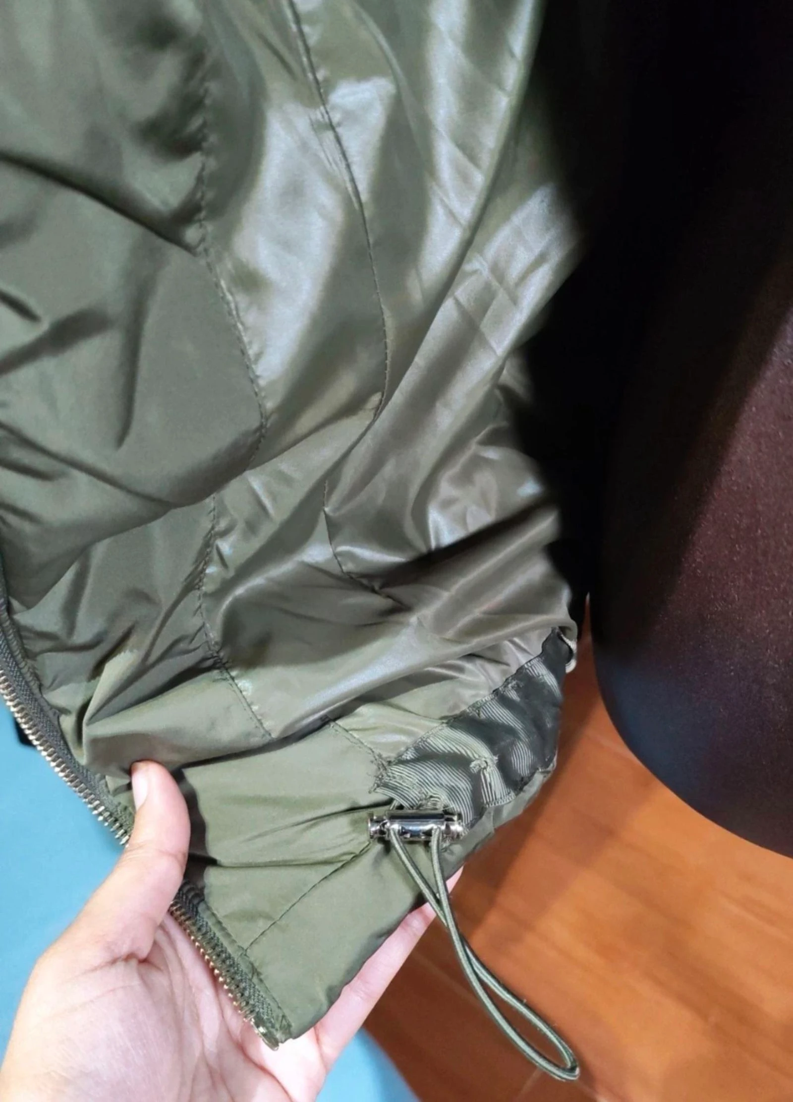 GUESS | Chaqueta acolchada verde oliva – Nueva sin usar – Talla S – photo 6